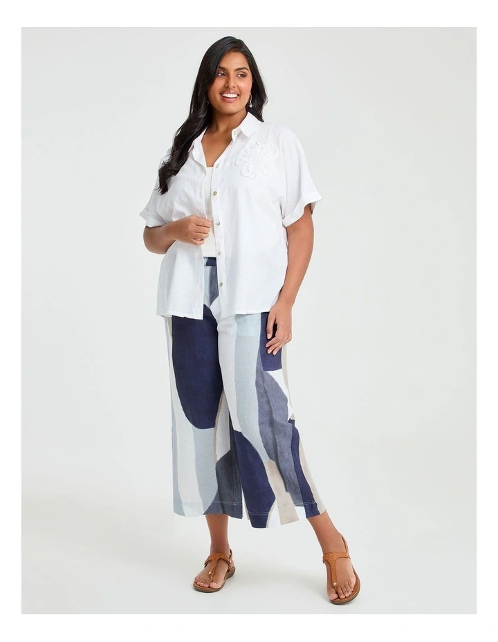 Linen Ayanna Applique Top in White image 4
