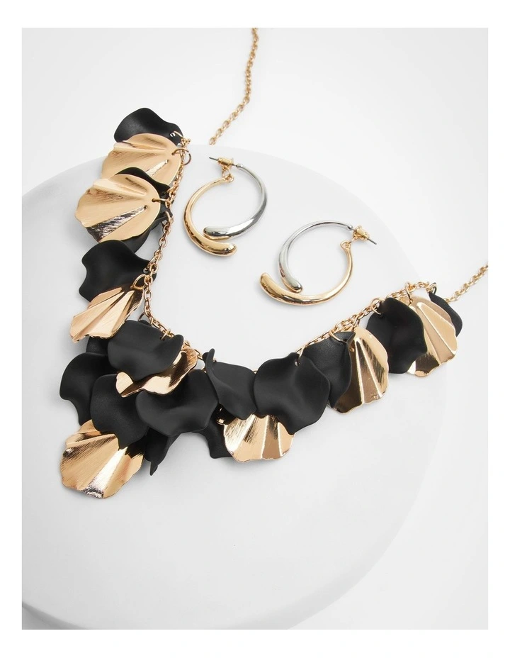 Short Metal Leaf Necklace in Multi image 3