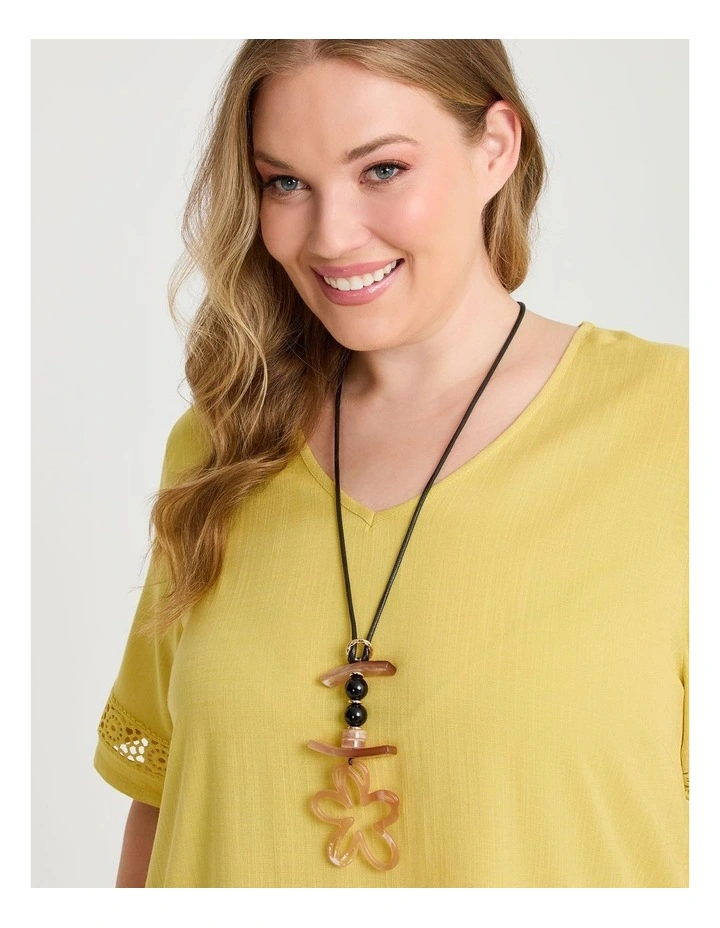 Abstract Flower Necklace White image 2