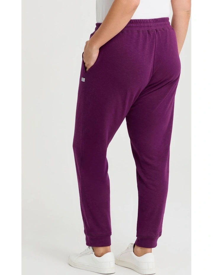 Taper Leg Trackpant Merlot image 2