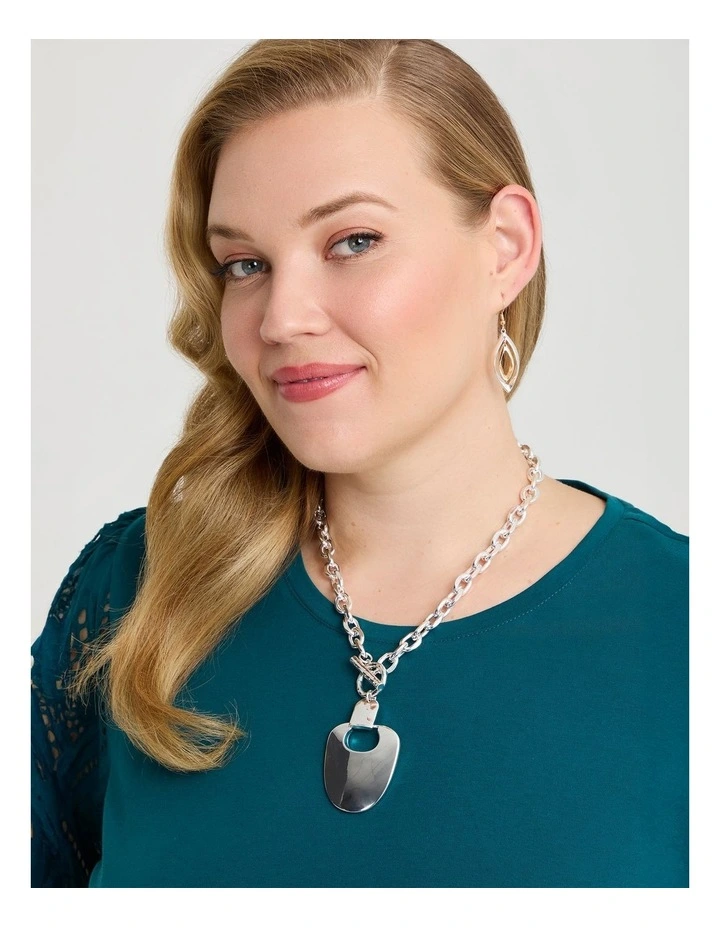 Metal Plate Short Necklace Silver image 2