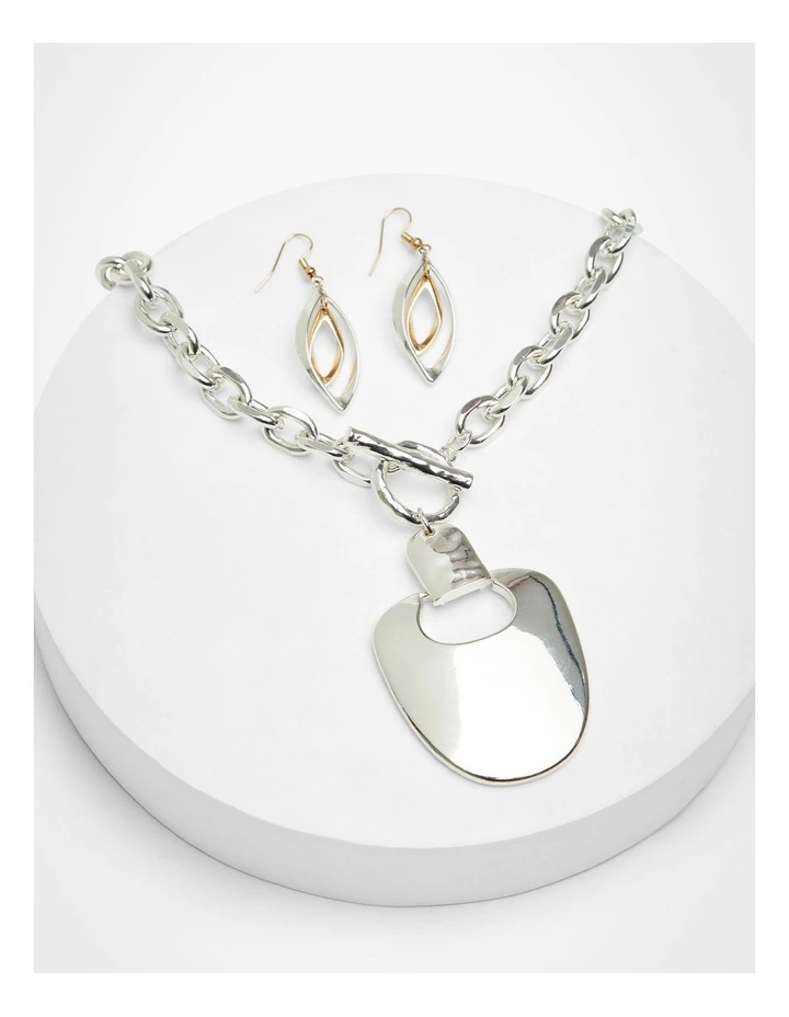 Metal Plate Short Necklace Silver image 3