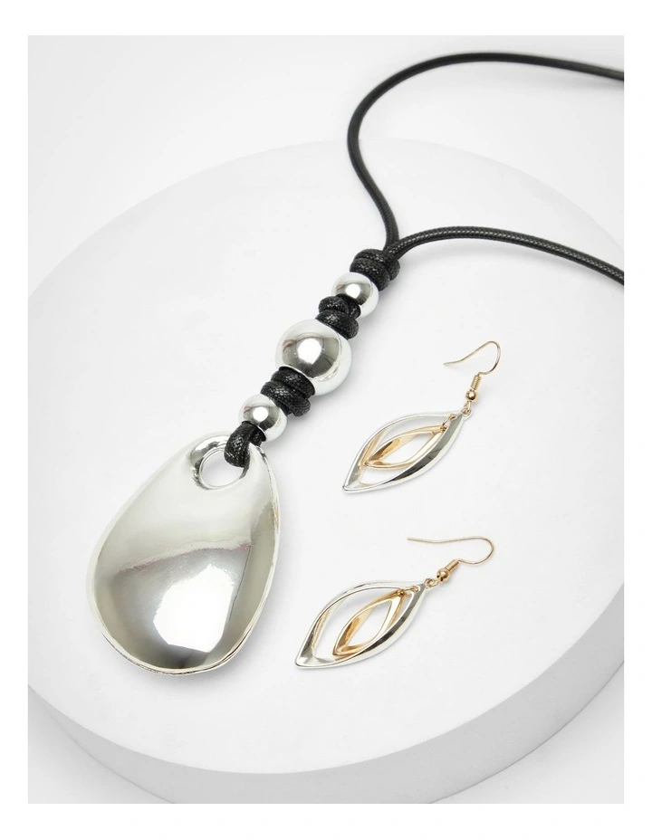 Shiny Tear Drop Necklace Silver image 3