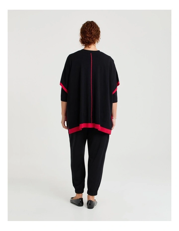 Poncho in Red/Black image 2