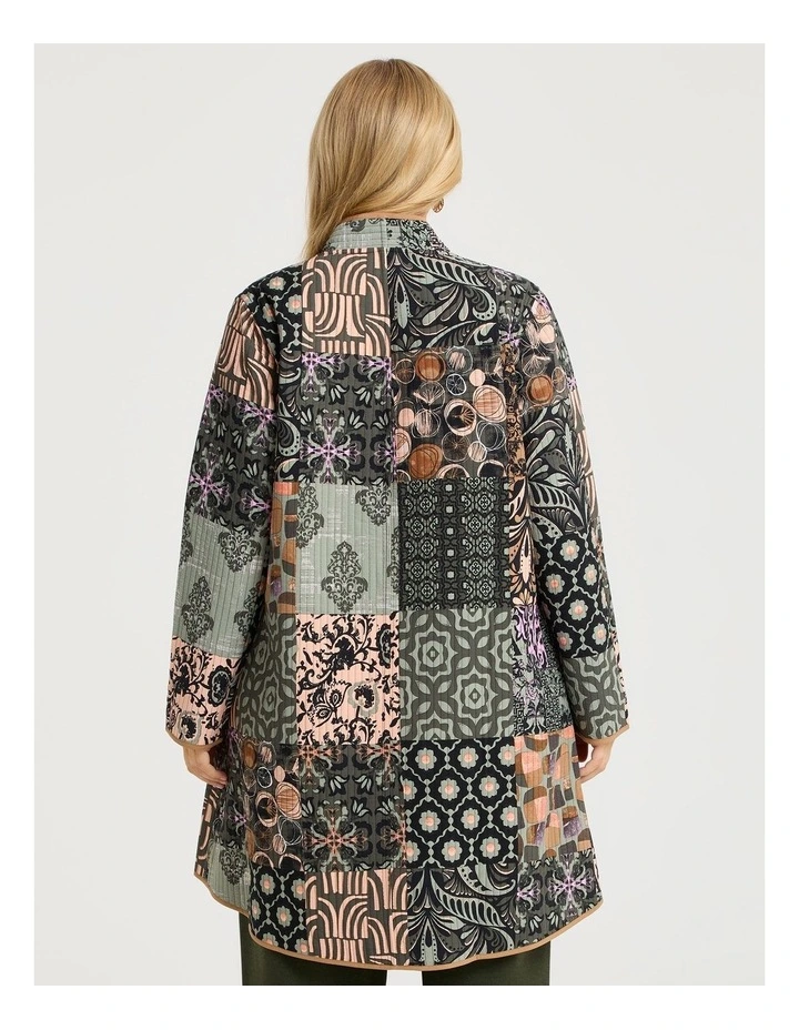 Reversible Quilt Natural Jacket Patchwork/geo Print image 4