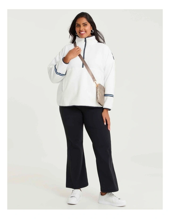 Cloud Touch Flare Legging in Black image 5