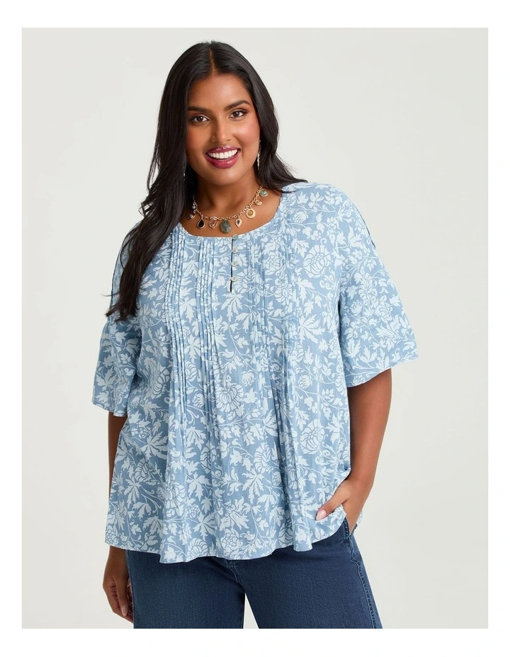 Cotton Motif Pintuck Top Print image 1
