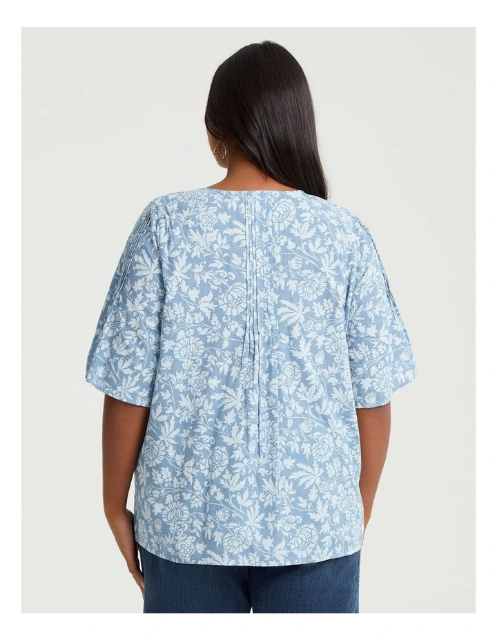 Cotton Motif Pintuck Top Print image 2