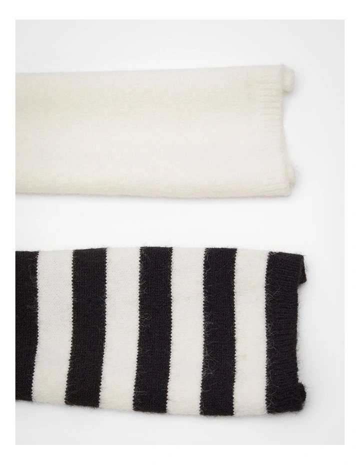Thin Stripe Scarf in Black/white image 4