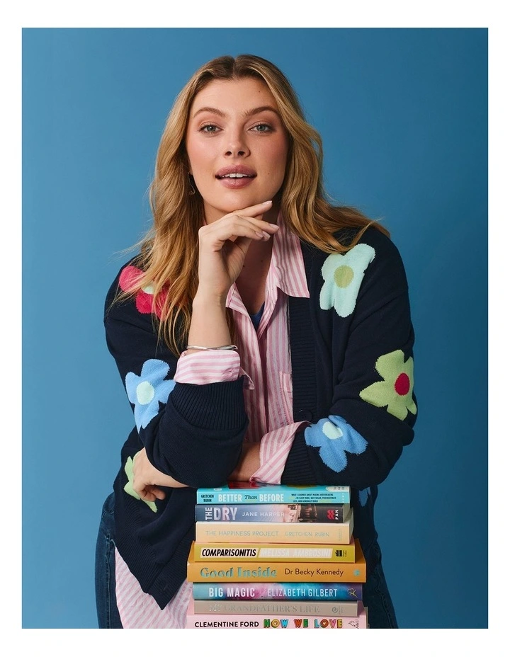 Flower V-neck Crop Cardigan Navy image 4