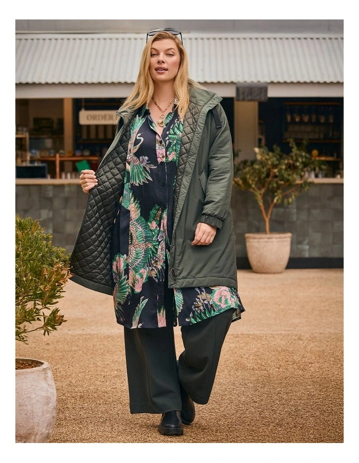Reversible Ivy Shower Resist Jacket in Ivy Green/Black image 7