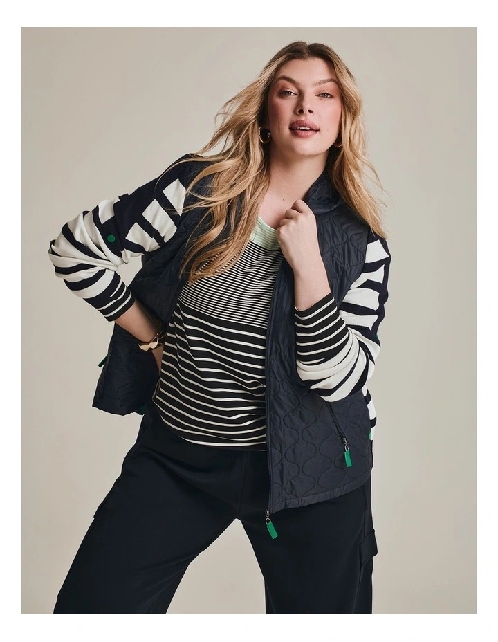 Knit Sleeve Quilted Puffer Jacket in Navy image 5