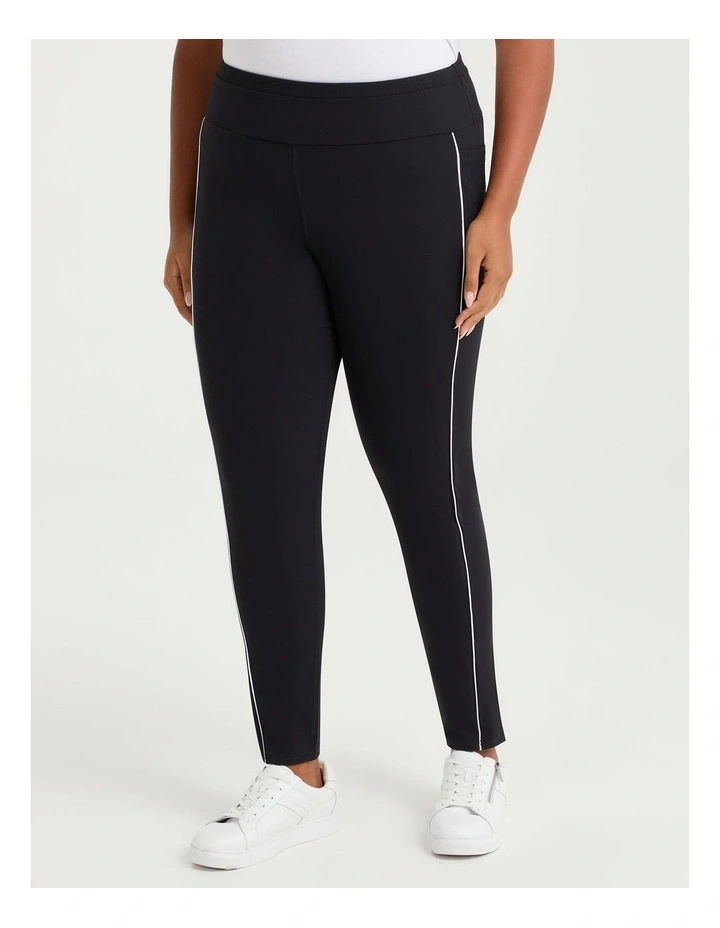Cloud Touch Rib Pocket Legging in Black image 1