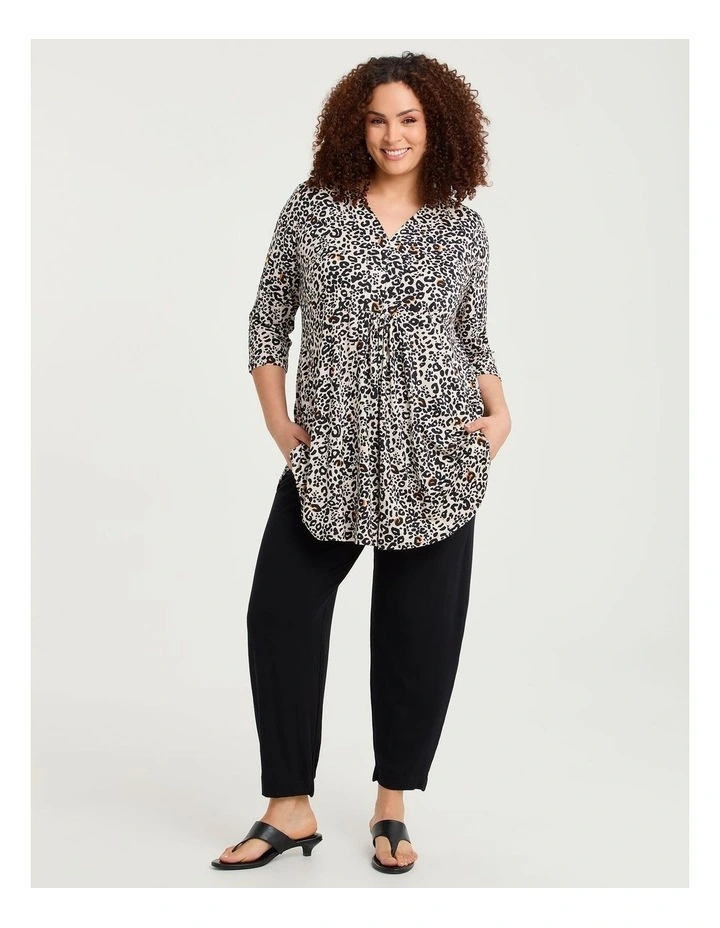Susie V-neck Tunic Leopard image 3