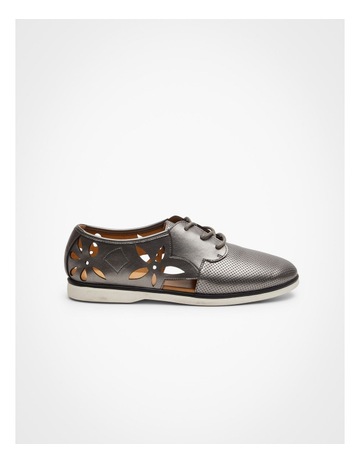 Pewter colour