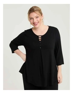 Neck Detail Natural Top Black