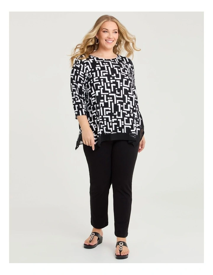 Bamboo Chiffon Hem Geo Top Black/off White image 3