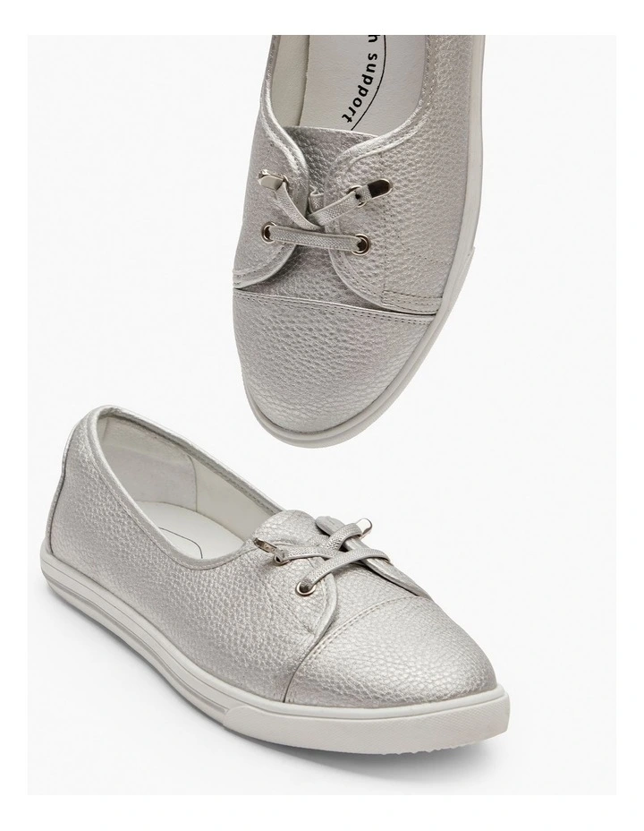 Low Cut Sneaker Silver image 5