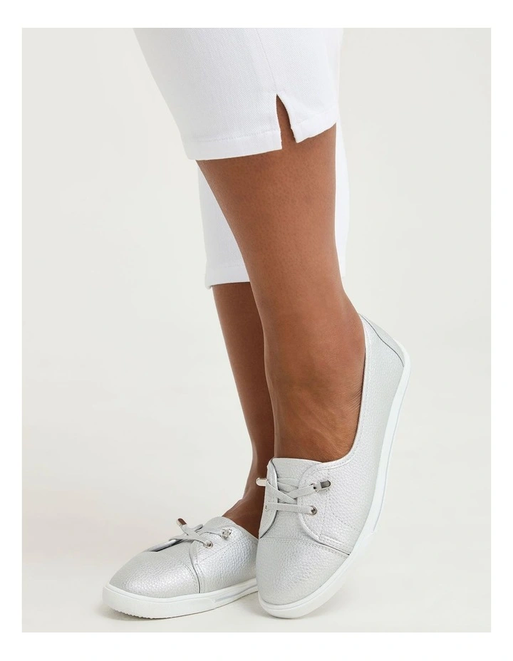 Low Cut Sneaker Silver image 6