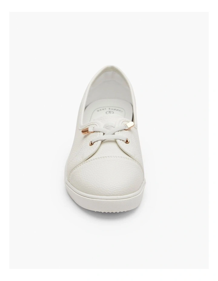 Low Cut Sneaker White image 3