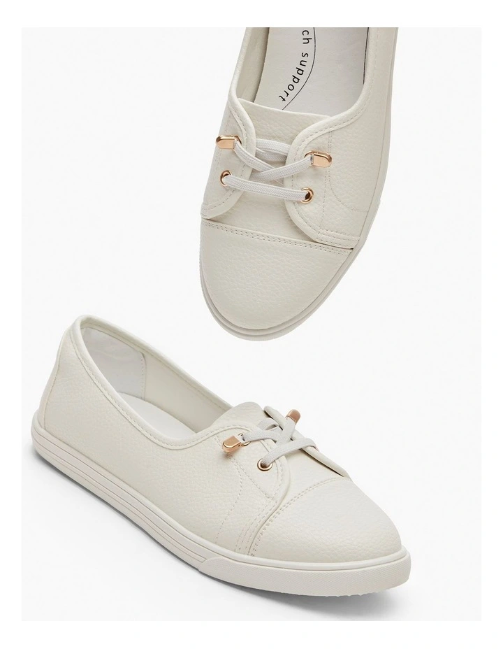 Low Cut Sneaker White image 5