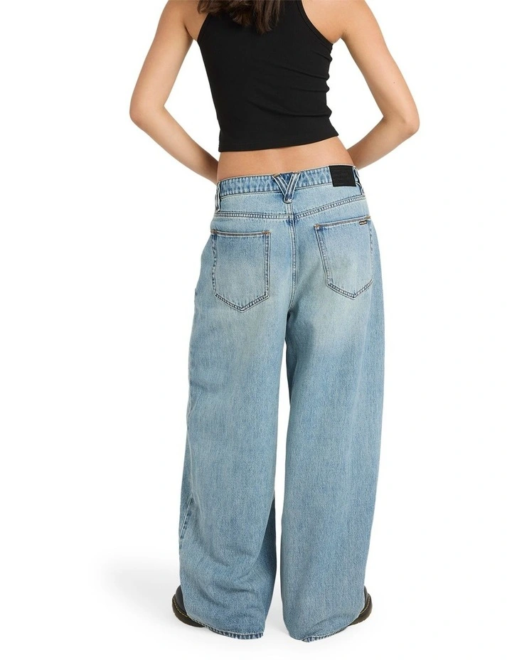 Beeggy Denim Jeans in Dusty Blue Wash image 2