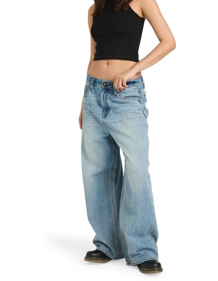 Beeggy Denim Jeans in Dusty Blue Wash image 3