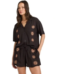 Florez Elastic Waist Shorts In Vintage Black
