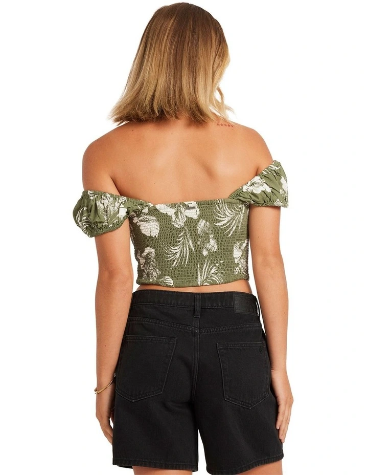 Vroom Service Top in Moss Stone image 2