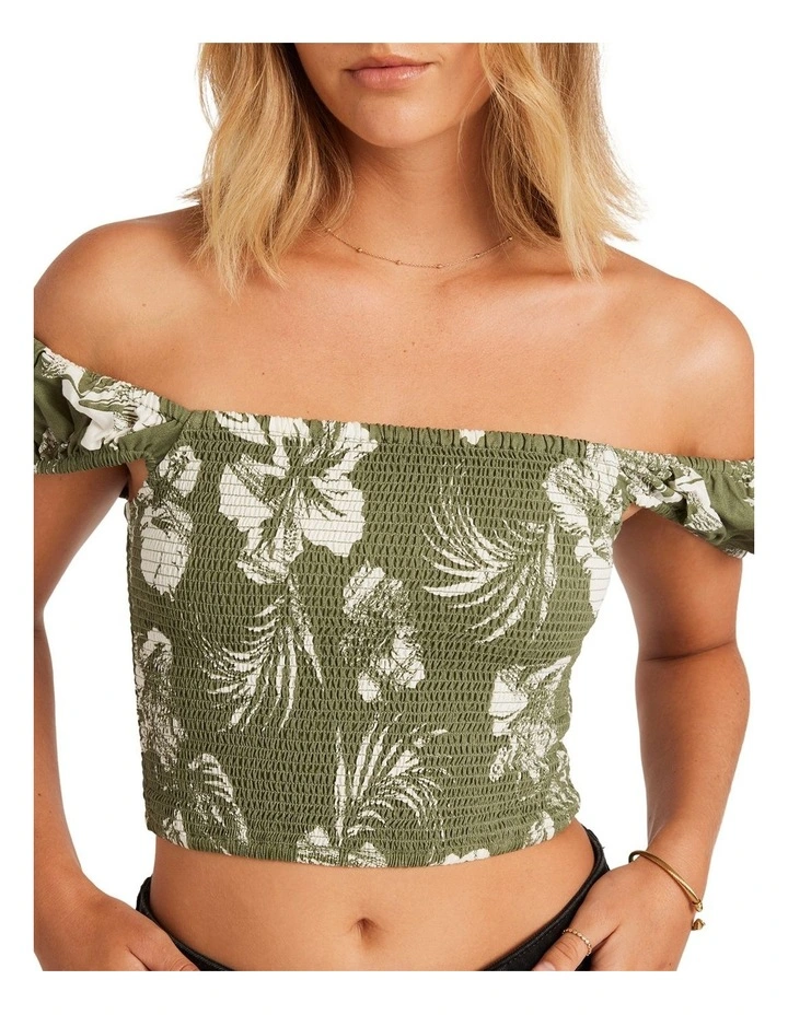 Vroom Service Top in Moss Stone image 4