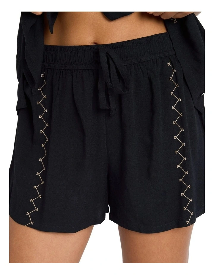 Bloomz Shorts in Black image 4