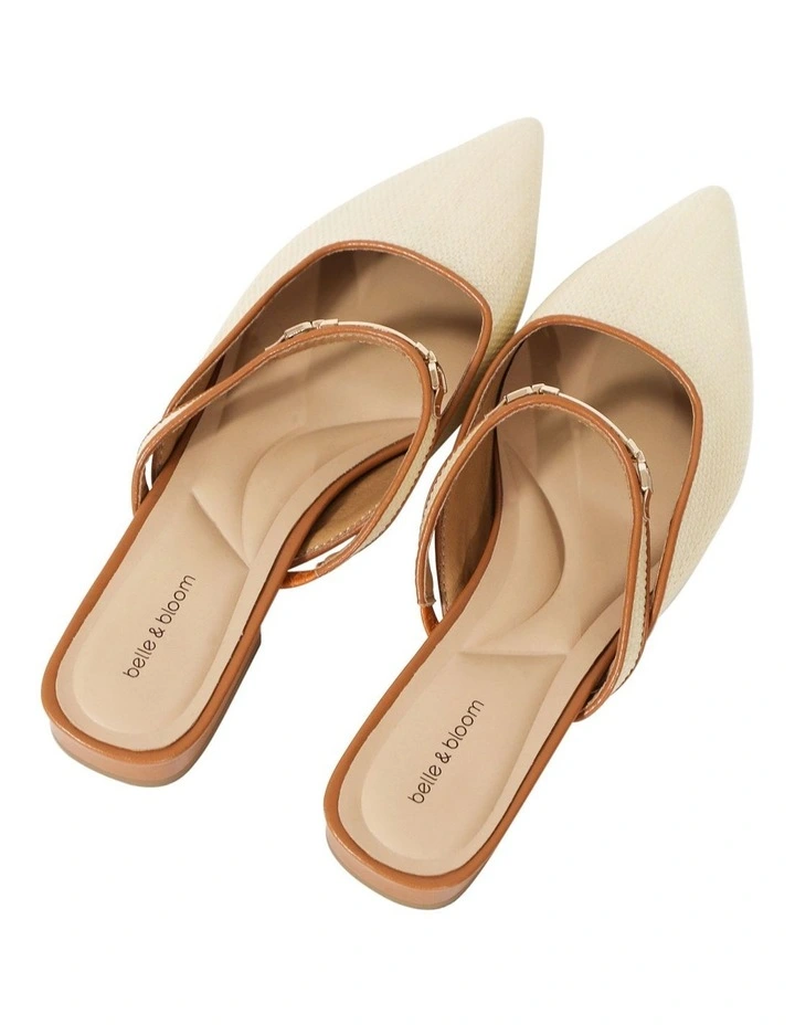 Side By Side Leather Flat in Natural image 6