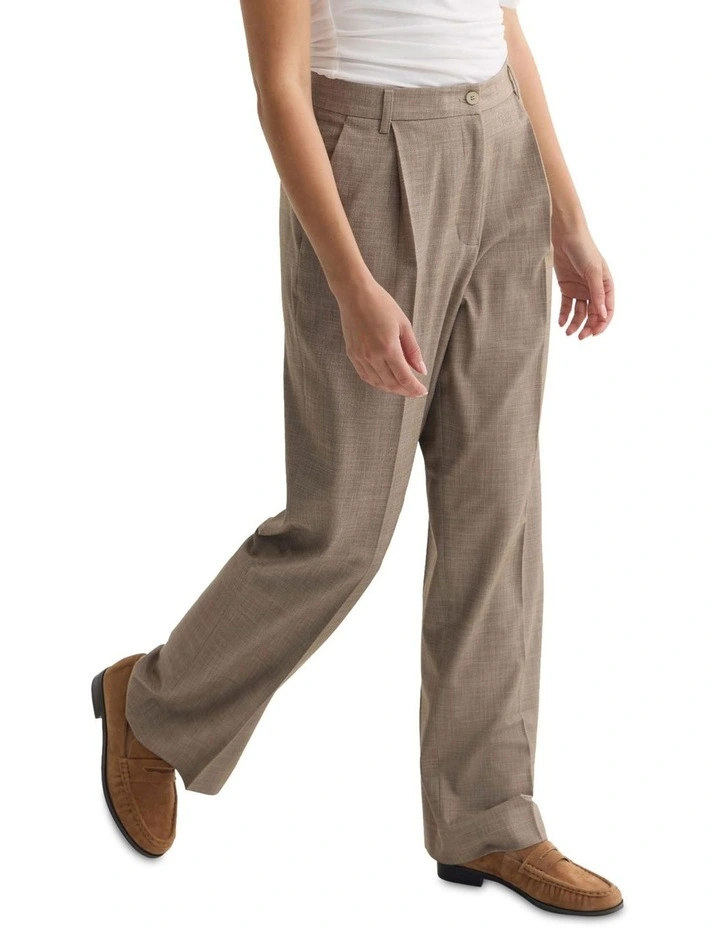 Billie Single Pleat Pant in Mocha image 4