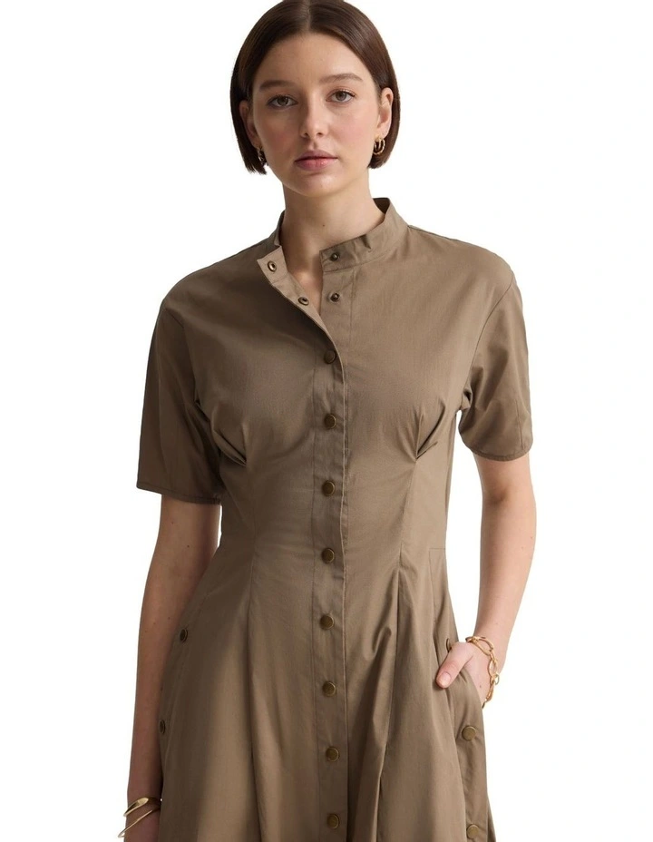 Olyvia Snaps Midi Dress in Mocha image 4