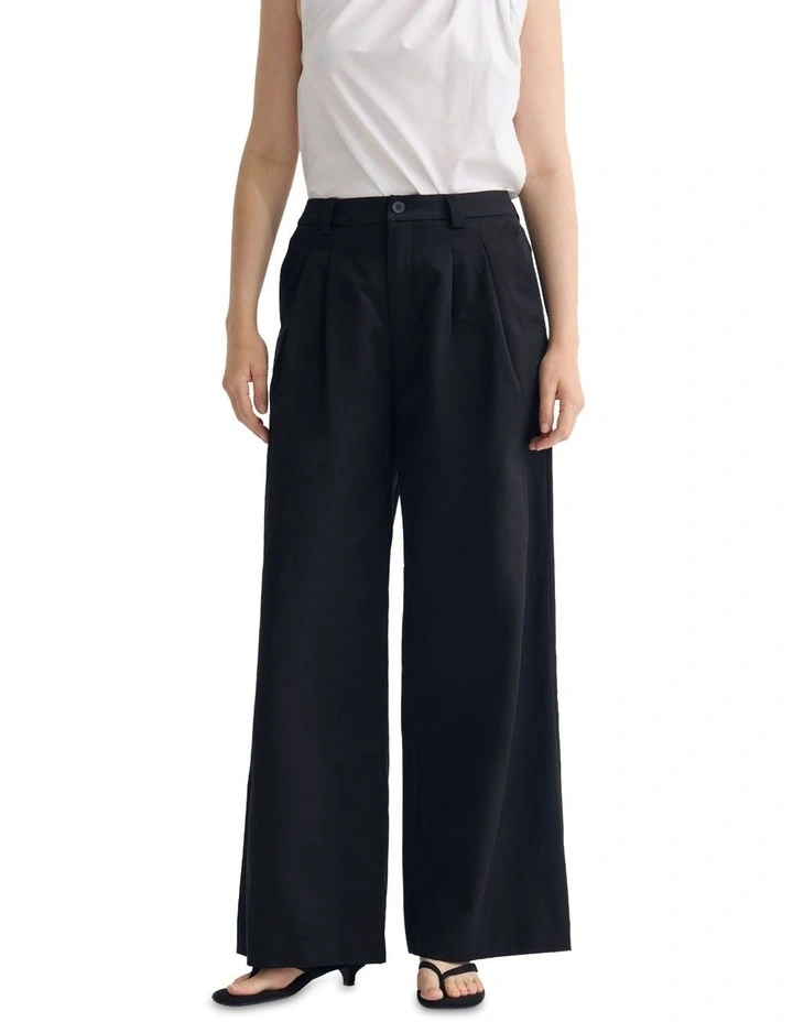 Sonia Pant in Black image 1