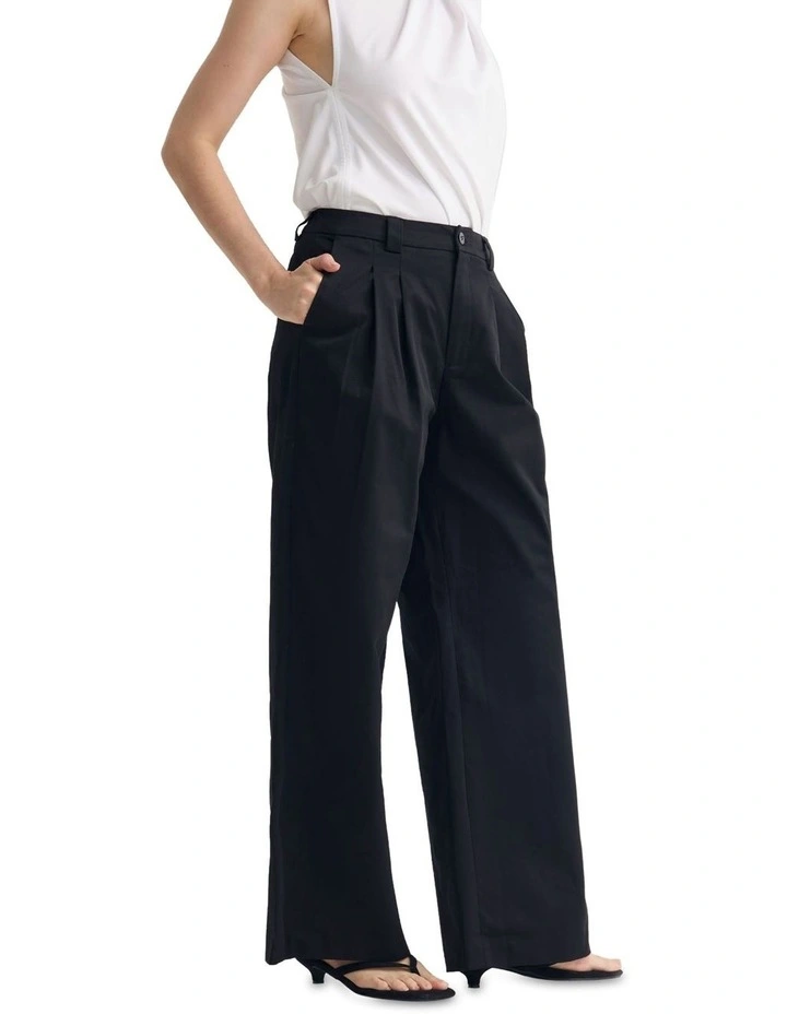 Sonia Pant in Black image 3
