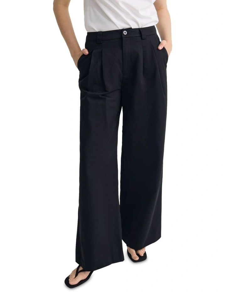 Sonia Pant in Black image 4