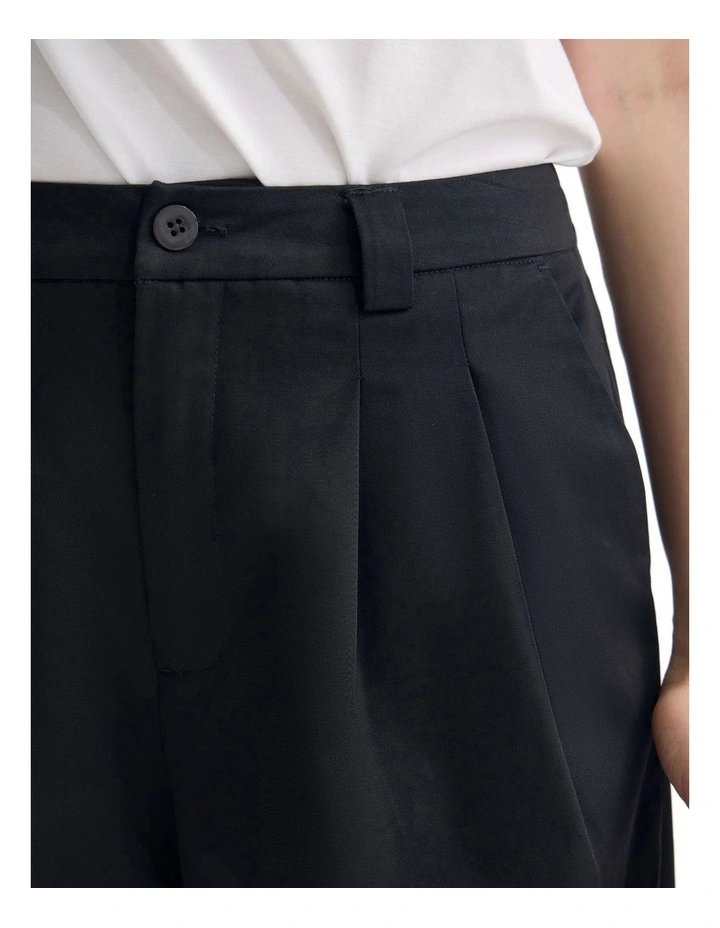 Sonia Pant in Black image 6