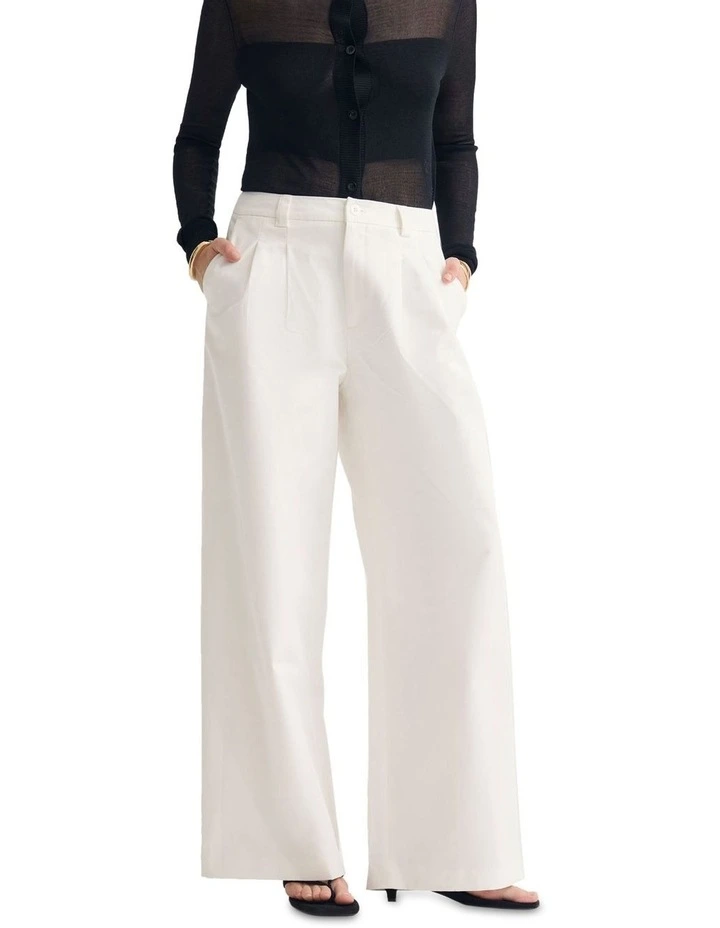 Sonia Pant in White image 1