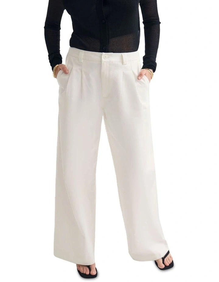 Sonia Pant in White image 4