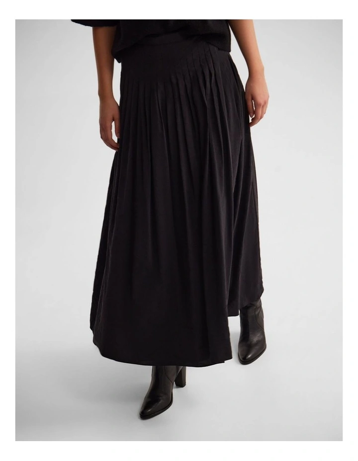 Lauren Pleated Skirt in Black image 4
