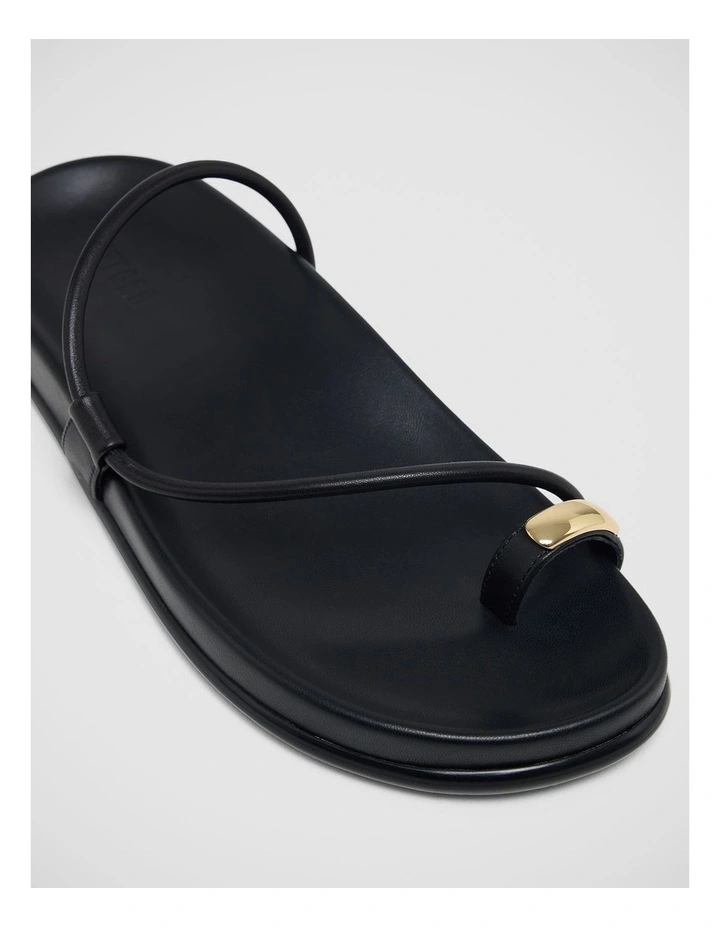 Lee Toe Ring Sandal in Black image 4