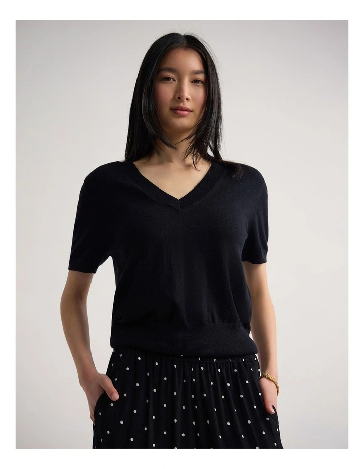 Charlotte Cashmere Blend V-Neck in Black image 4