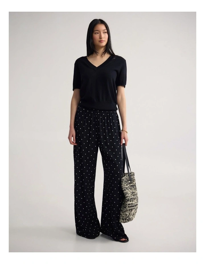 Charlotte Cashmere Blend V-Neck in Black image 5