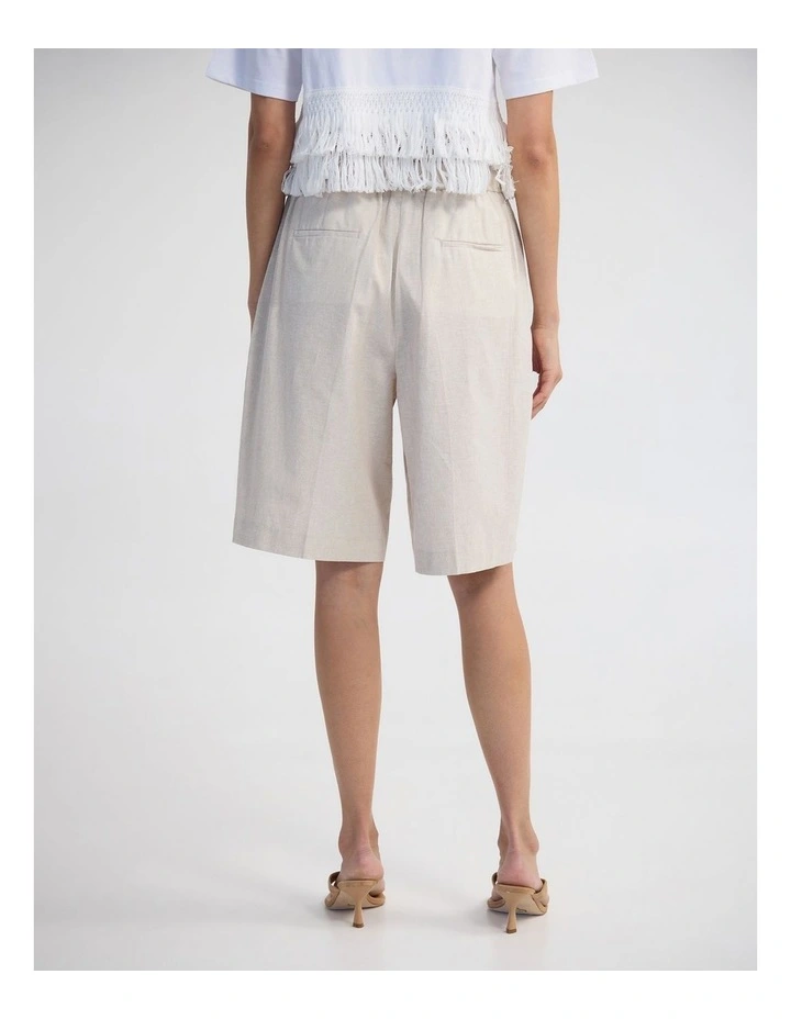 Tyra Bermuda Shorts in Sand image 2