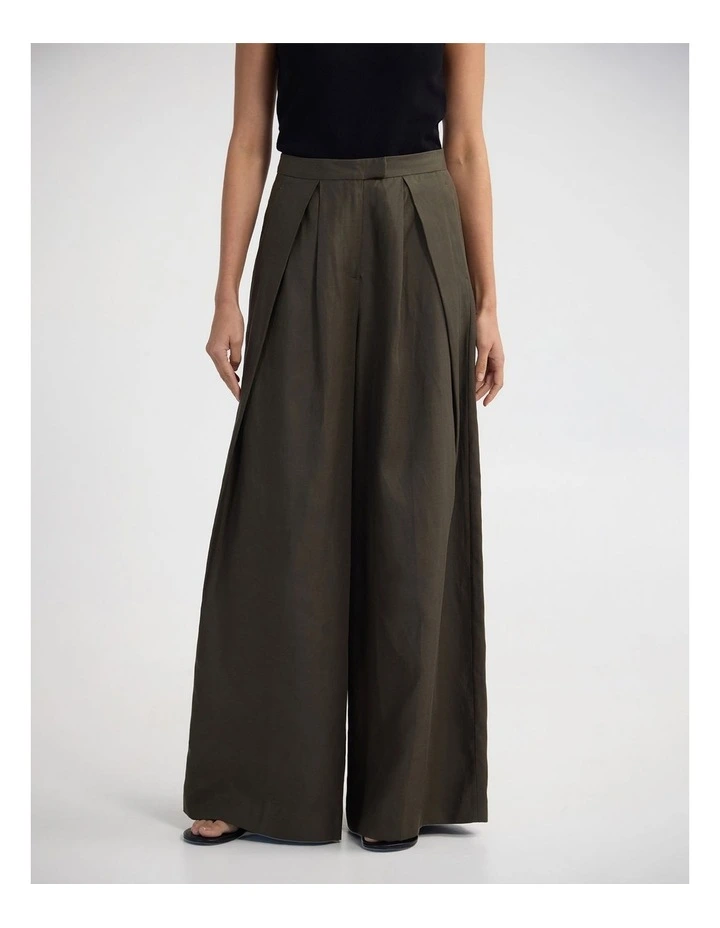 Dion Trousers in Green image 1