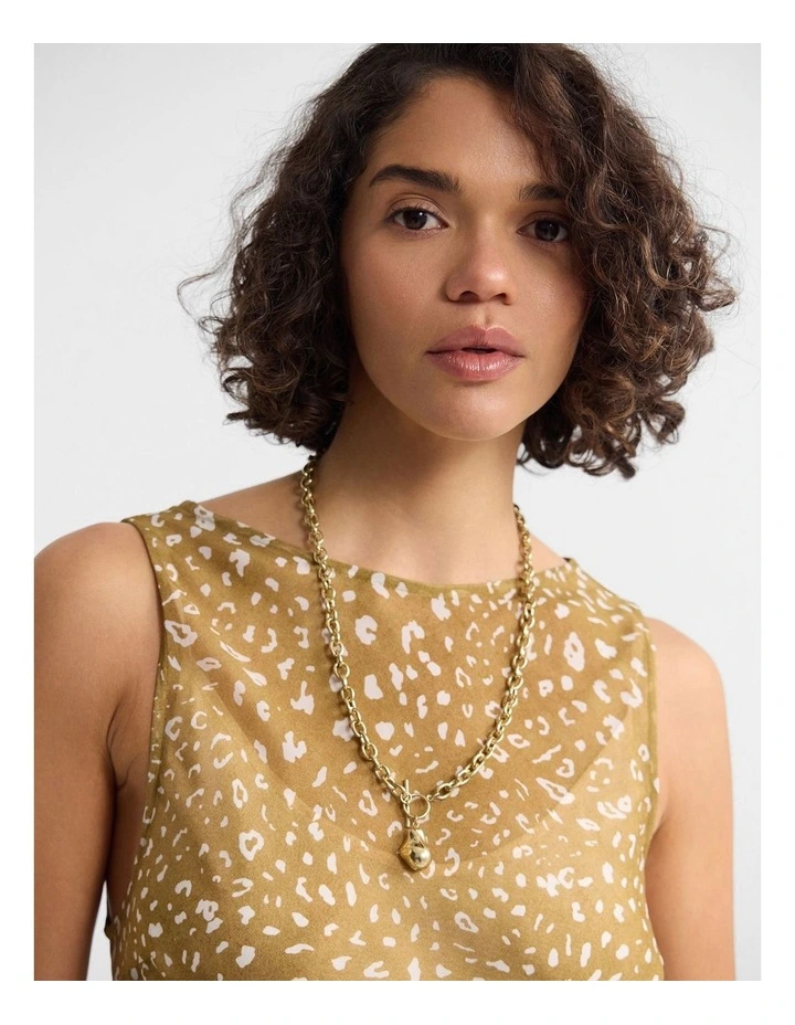 Odette Drop Pendant in Pale Gold image 2