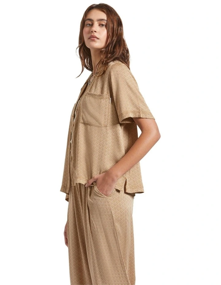 Hudson Lounge Short Sleeve Woven Shirt in Brown image 3