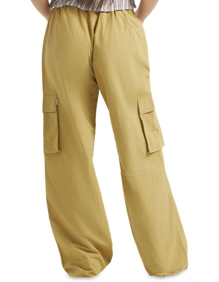 The Jett Lw Cargo Wide Leg Pan in Olive Stone image 2