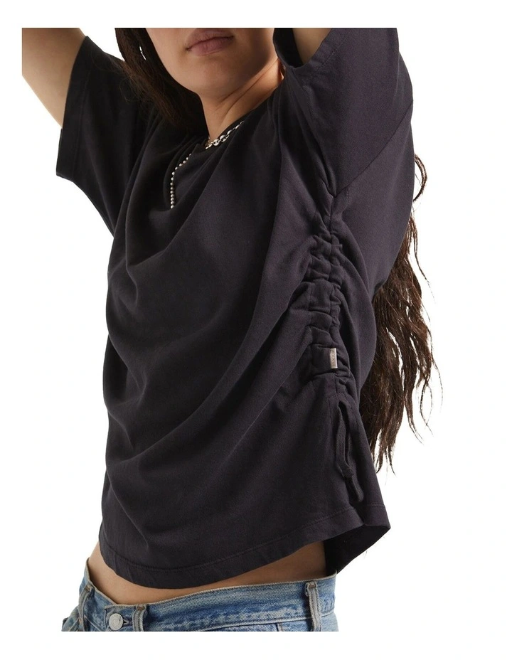 Carefree Organic Gd Cinch Tee in Black image 5